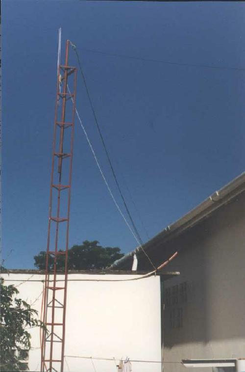 Photo of mast in the back yard at 15th Avenue